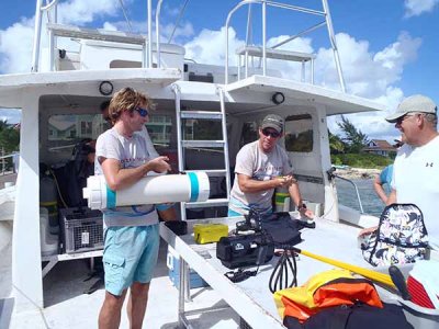 Nick and Elliot demonstrate Lion Fish hunting